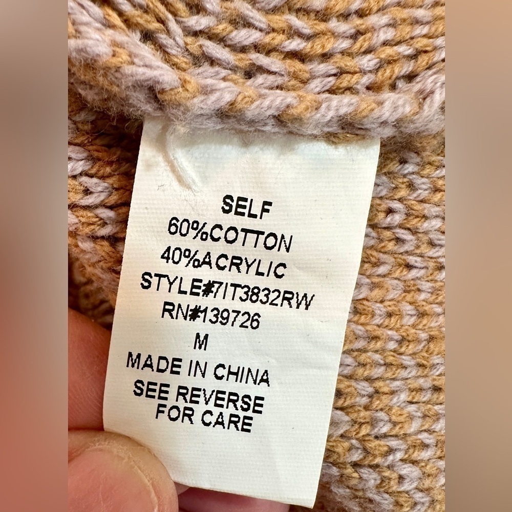 WILD HONEY, OVERSIZED, CROPPED PULLOVER SWEATER. V-NECK, FULL SLEEVES. SIZE M - Picture 5 of 5